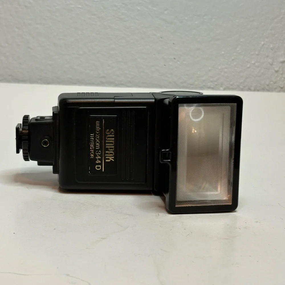 Auto Zoom 344D Camera Flash - Black